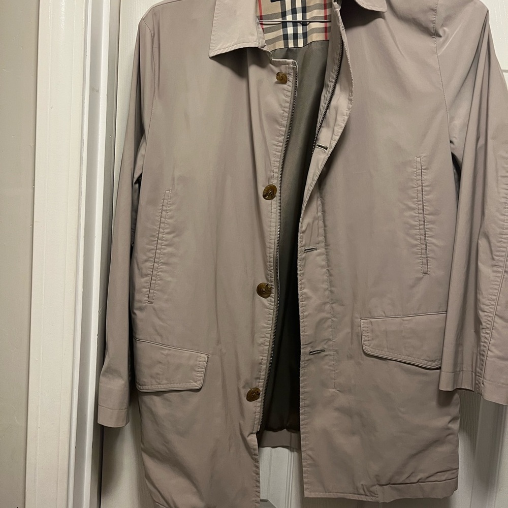 Burberry Tan Trench Coat Classic Lightweight Design